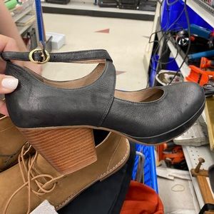 Dansko Heeled black leather Mary Janes s 42
